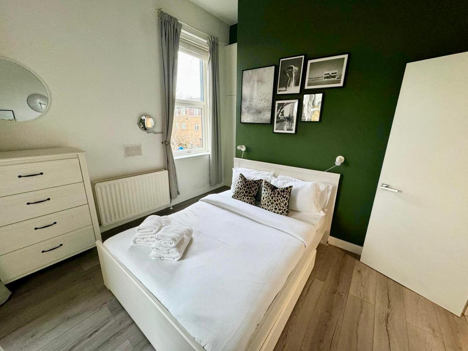 Spacious Modern 1-Bed Apartment Near Victoria Park London Exterior photo